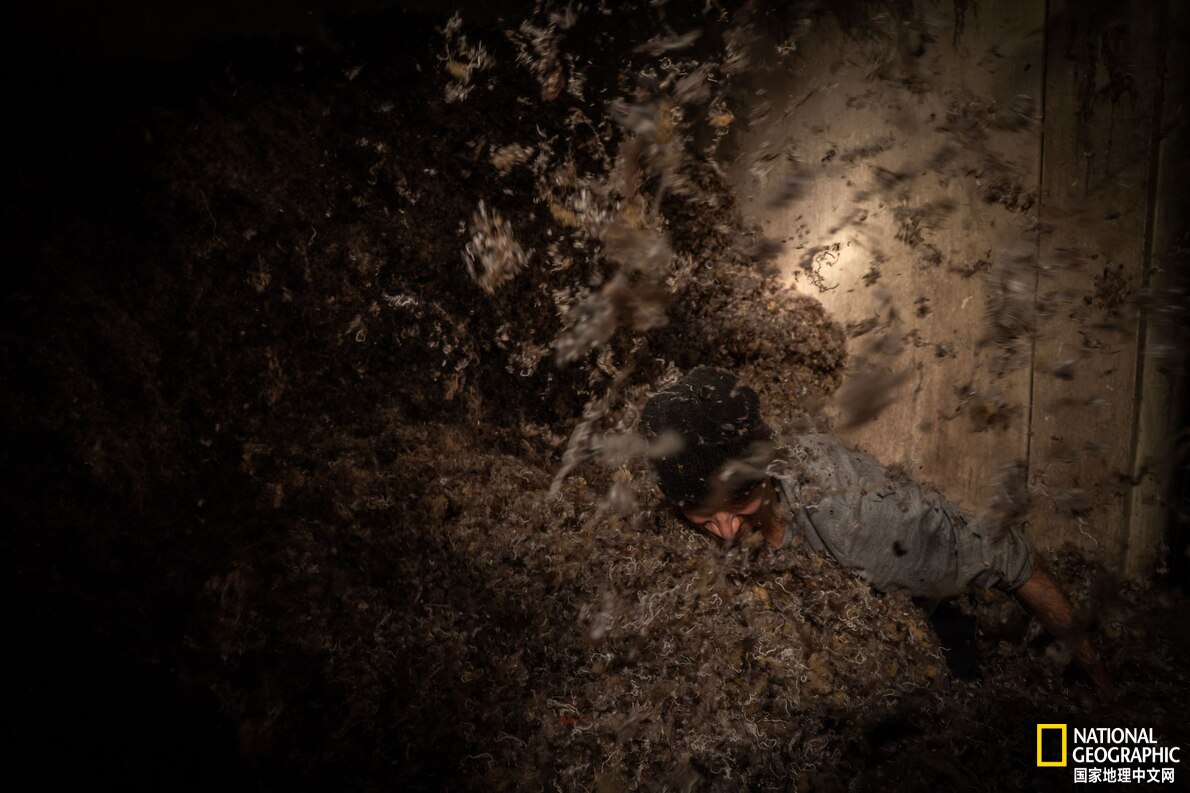 沙漠成了快时尚服饰最后的安息地