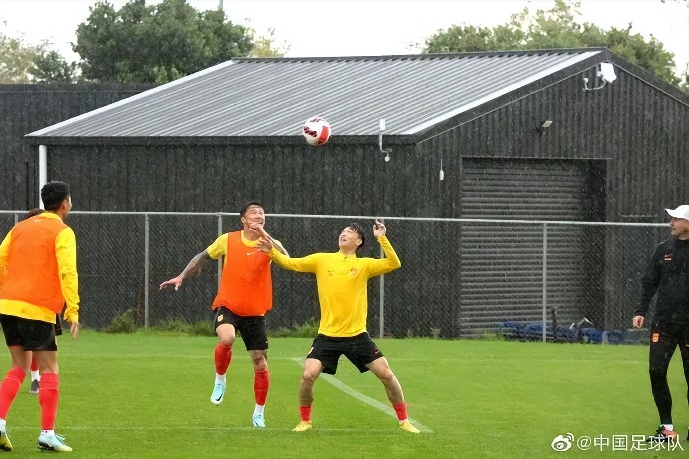 国足亚洲杯朱辰杰,世预赛12强赛国足朱辰杰