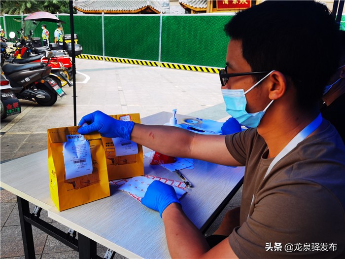 大件物品输送流水线,运送大量物资视频