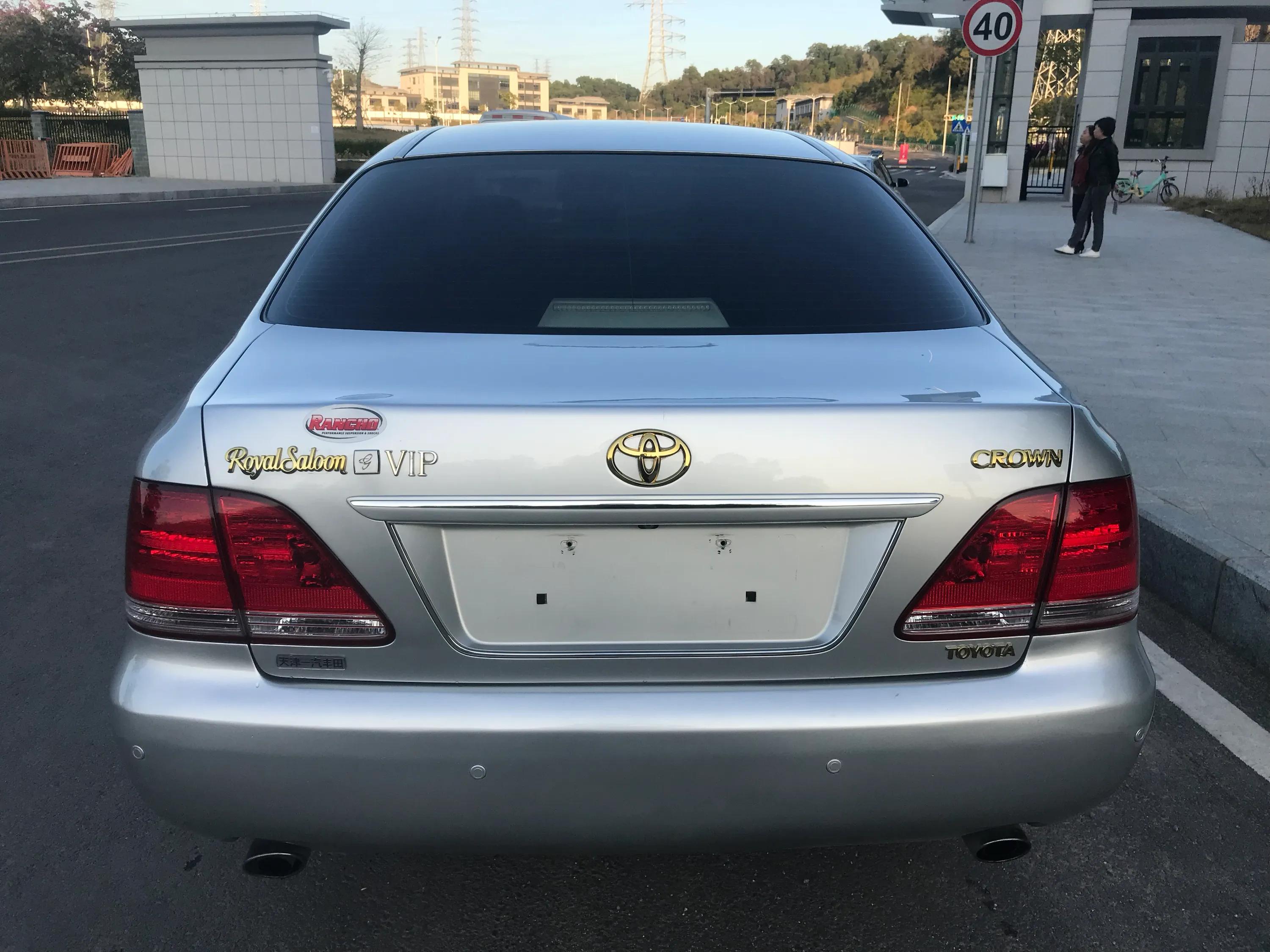 12代丰田皇冠3.0音响品牌,12代丰田皇冠车内按键详解