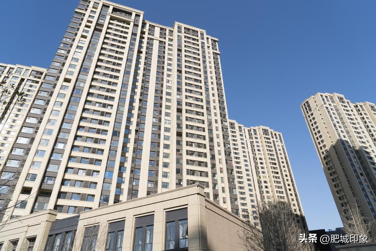 32层的高层一般哪个楼层最贵,32层的买12楼层好还是26楼好