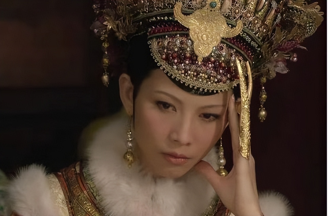 甄嬛传甄嬛误穿纯元衣服,甄嬛传甄嬛误穿纯元皇后衣服解说