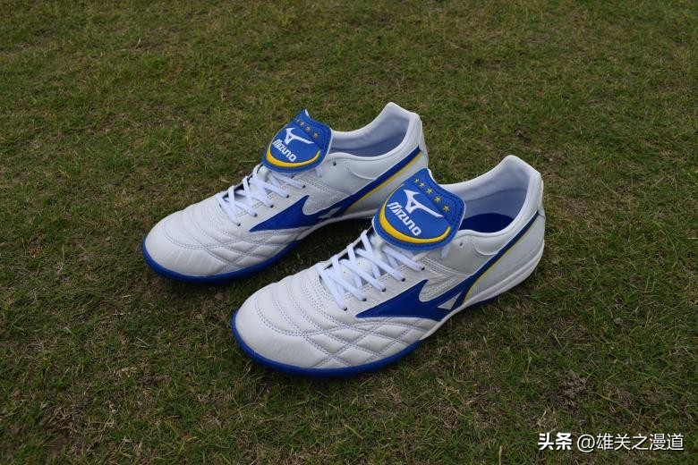 夏季重温2002世界杯的荣光，美津浓MIZUNOWAVECUPLEGENDAS足球鞋