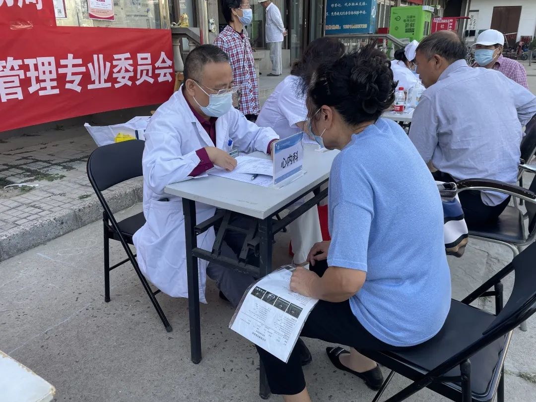 喜迎二十大健康向未来主题义诊,喜迎二十大奋进新征程主题汇演