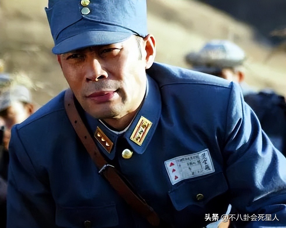 老戏骨云集，央视黄金档播出，《那山那海》打出了一把王炸