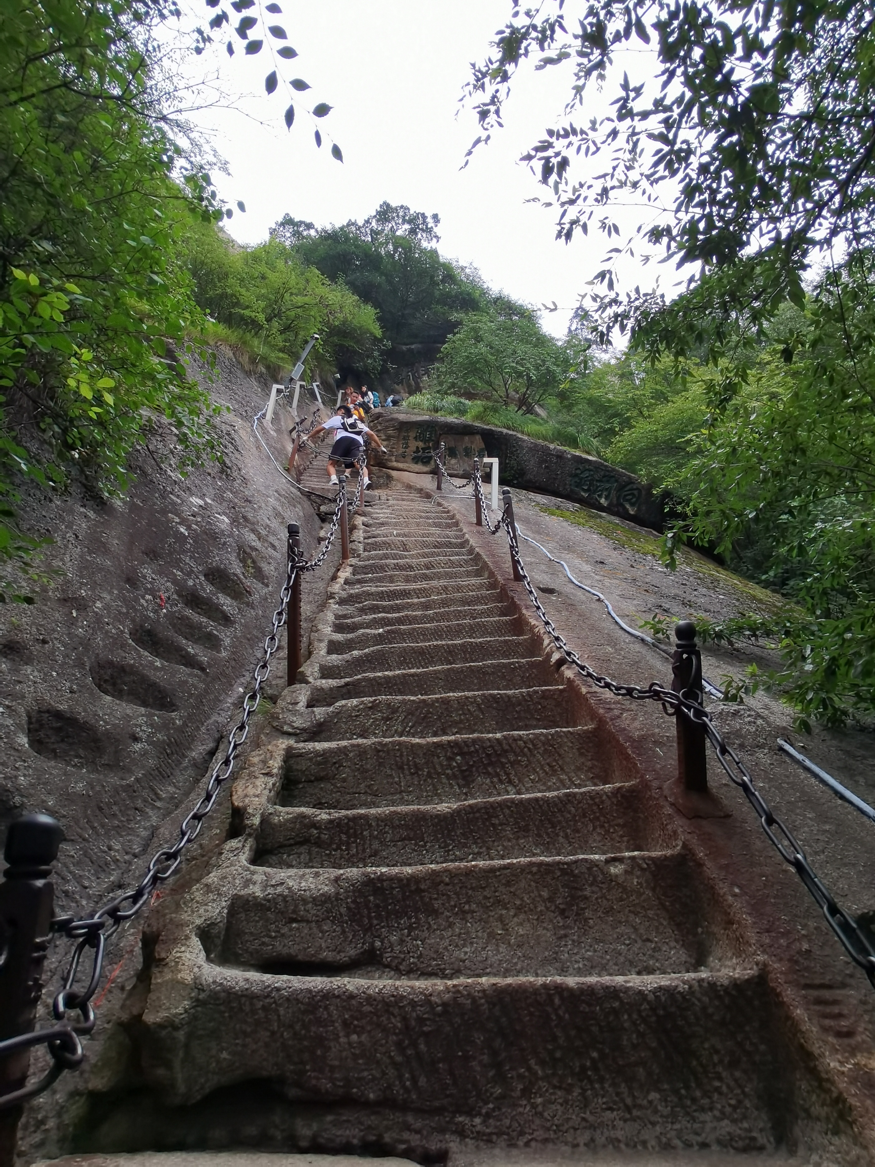 徒步华山悲惨场景,徒步华山要过哪些景观