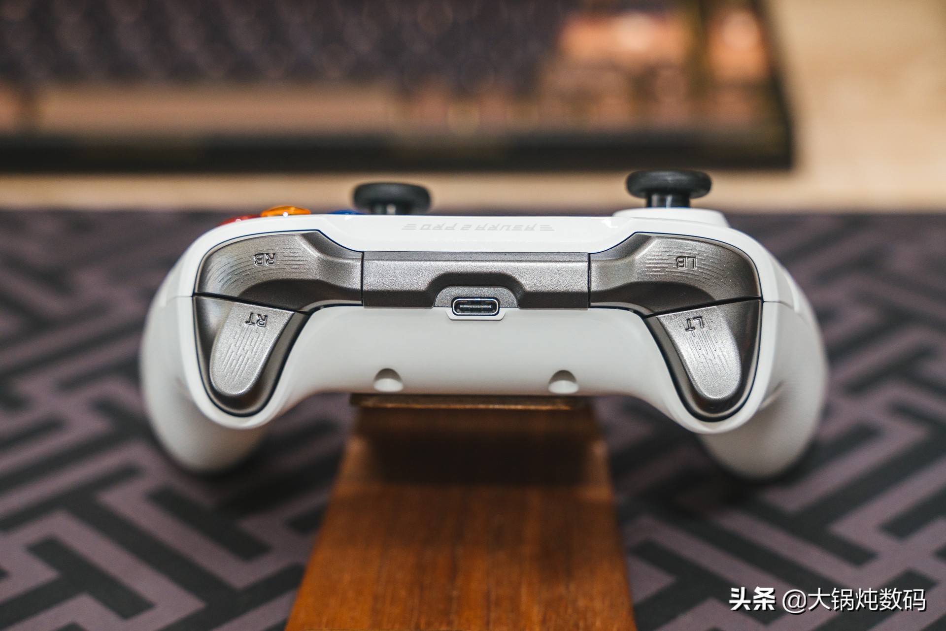 北通阿修罗2pro手柄测评,北通阿修罗2蓝牙游戏手柄测评