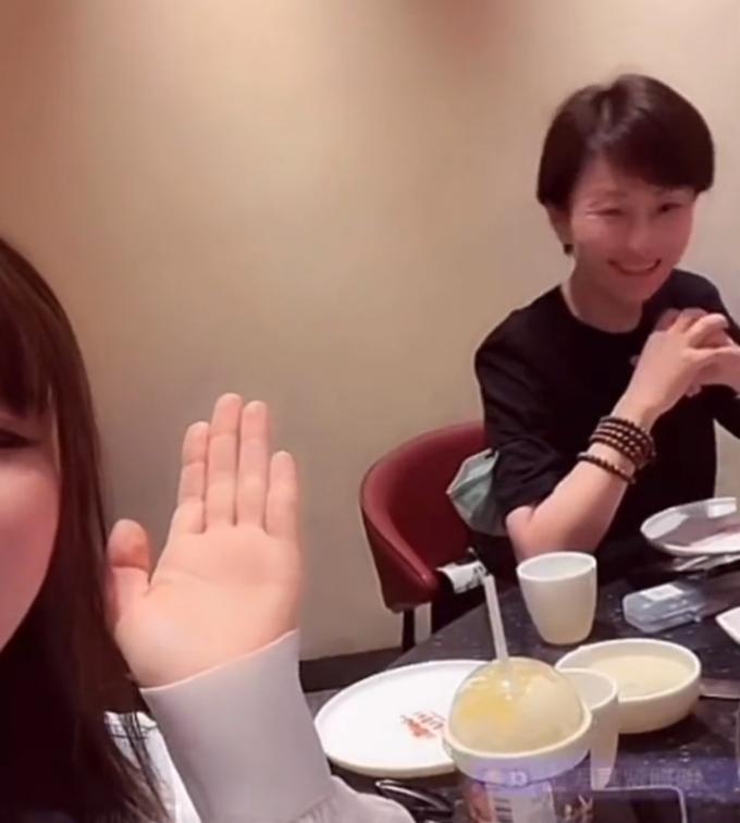 怎么看待杨子前妻被称为三妈,杨子前妻罕见出镜