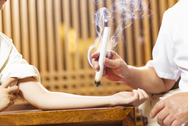 一到早晨起来就拉肚子，中医说这是一种病，得治！