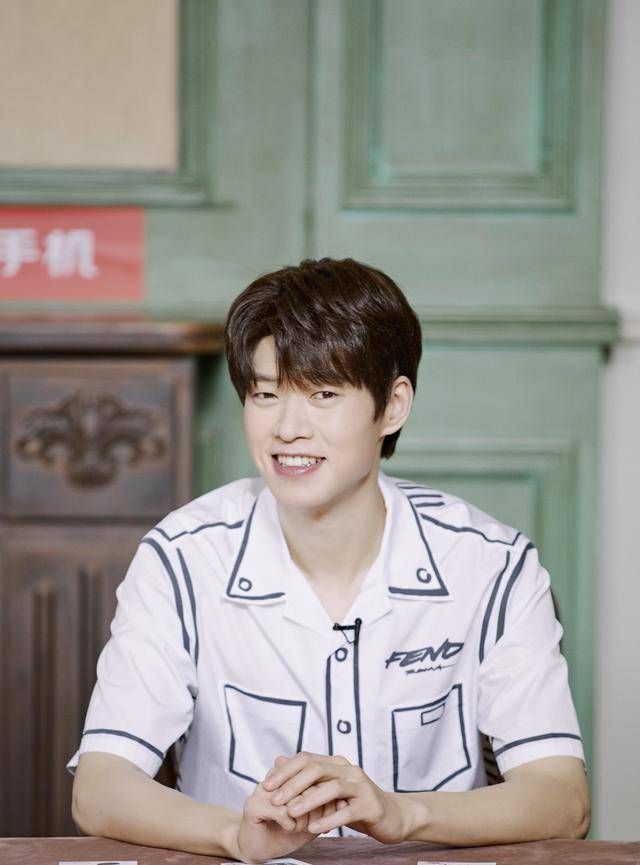 魏大勋被谐星耽误,被搞笑事业耽误的歌手