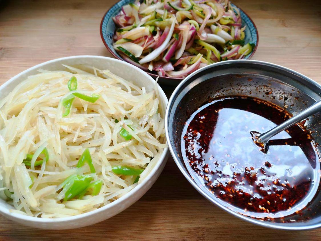 春天，遇见这叶子多摘点，养肝降春燥，随手烙成煎饼吃真香