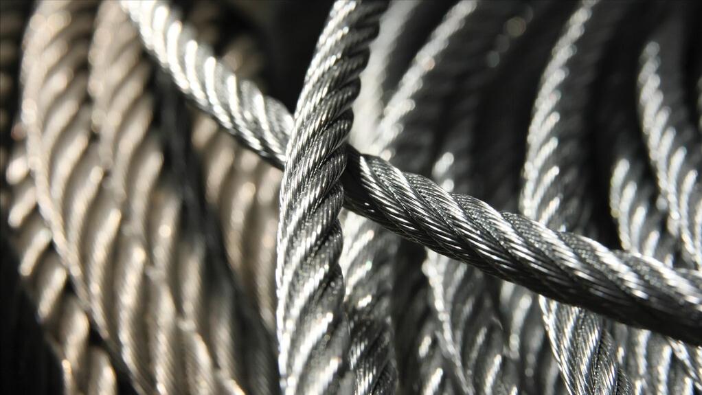 钢丝绳是怎么制成的,巨型钢丝绳是如何生产的