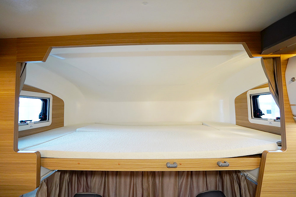 大驰蛮牛双拓展房车配置,大驰蛮牛c型双拓展房车参数油耗