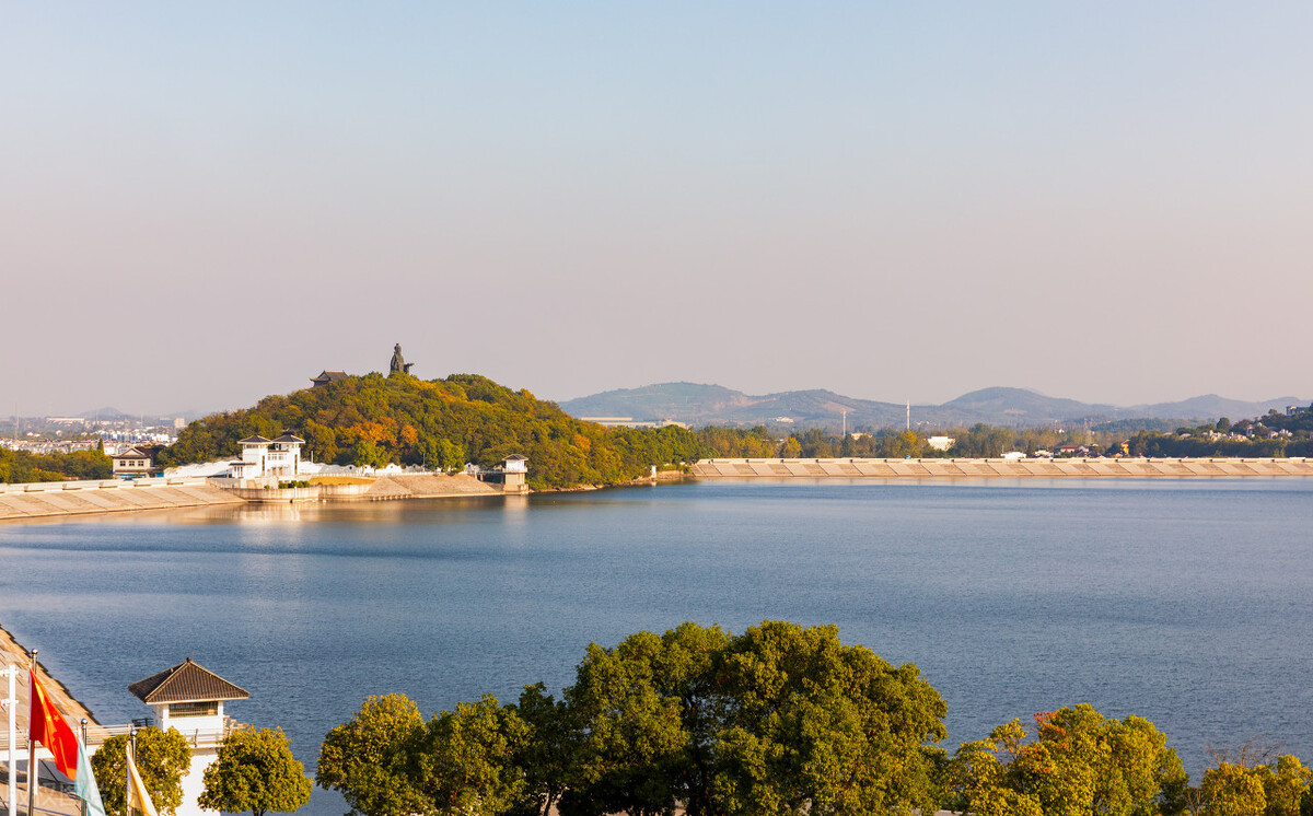 冬天哪里温泉度假村最好,泡温泉地方推荐室内温泉