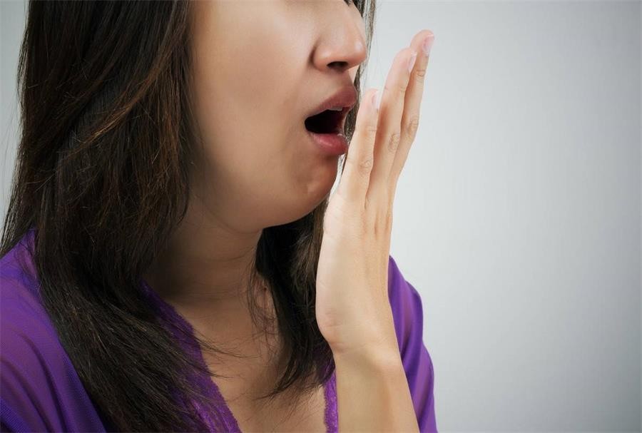 张嘴臭有异味怎么办,一张嘴就有难闻的味道是怎么回事