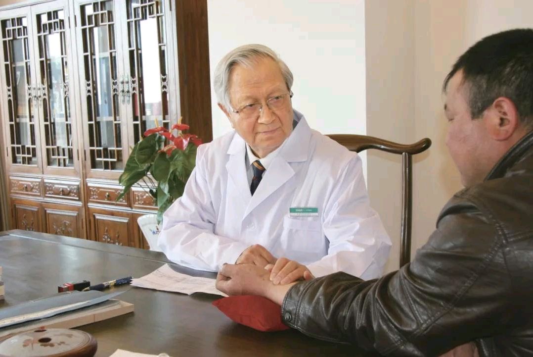 全国名医刘柏龄，中医骨科学泰斗，荣获“中国接骨学最高成就奖”