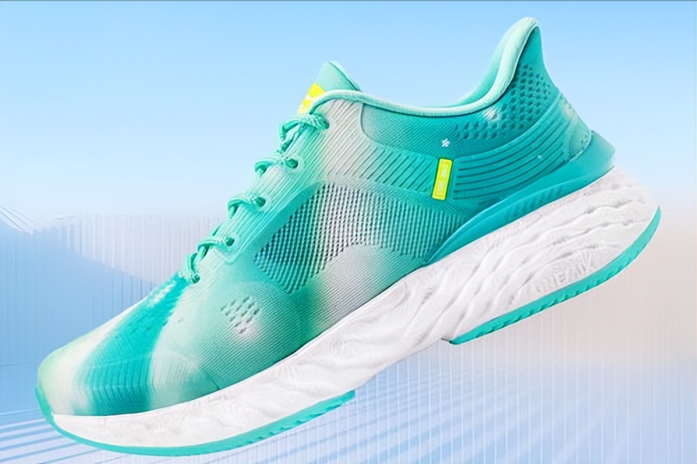 低足弓适合穿什么功能的跑鞋,足弓正常有没有必要穿支撑类跑鞋