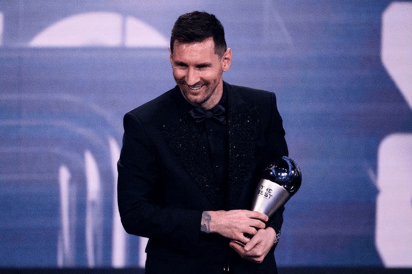 梅西6.74亿税后能拿多少,梅西财产350亿