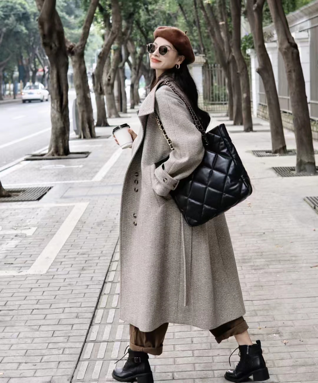 燕麦色大衣内搭什么颜色毛衣,燕麦色大衣高级穿搭图片