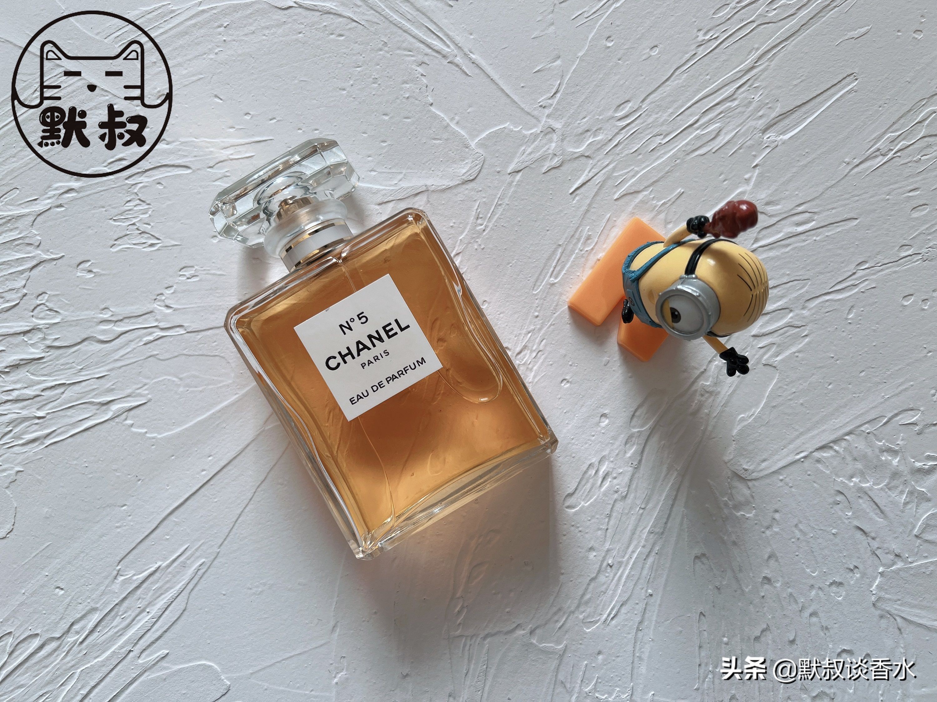 香奈儿5号梦露最爱的香水超越时代的经典女香