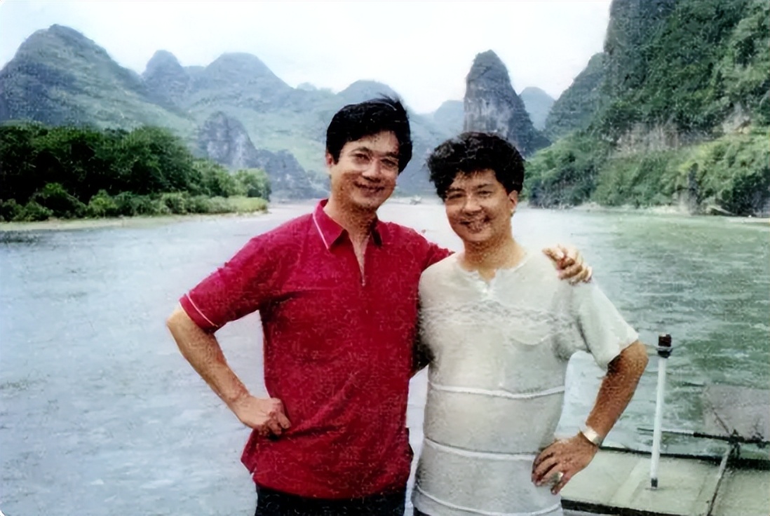 老戏骨梁波罗：妻子陪他闯过生死劫难，他白发苍苍给百岁岳母尽孝