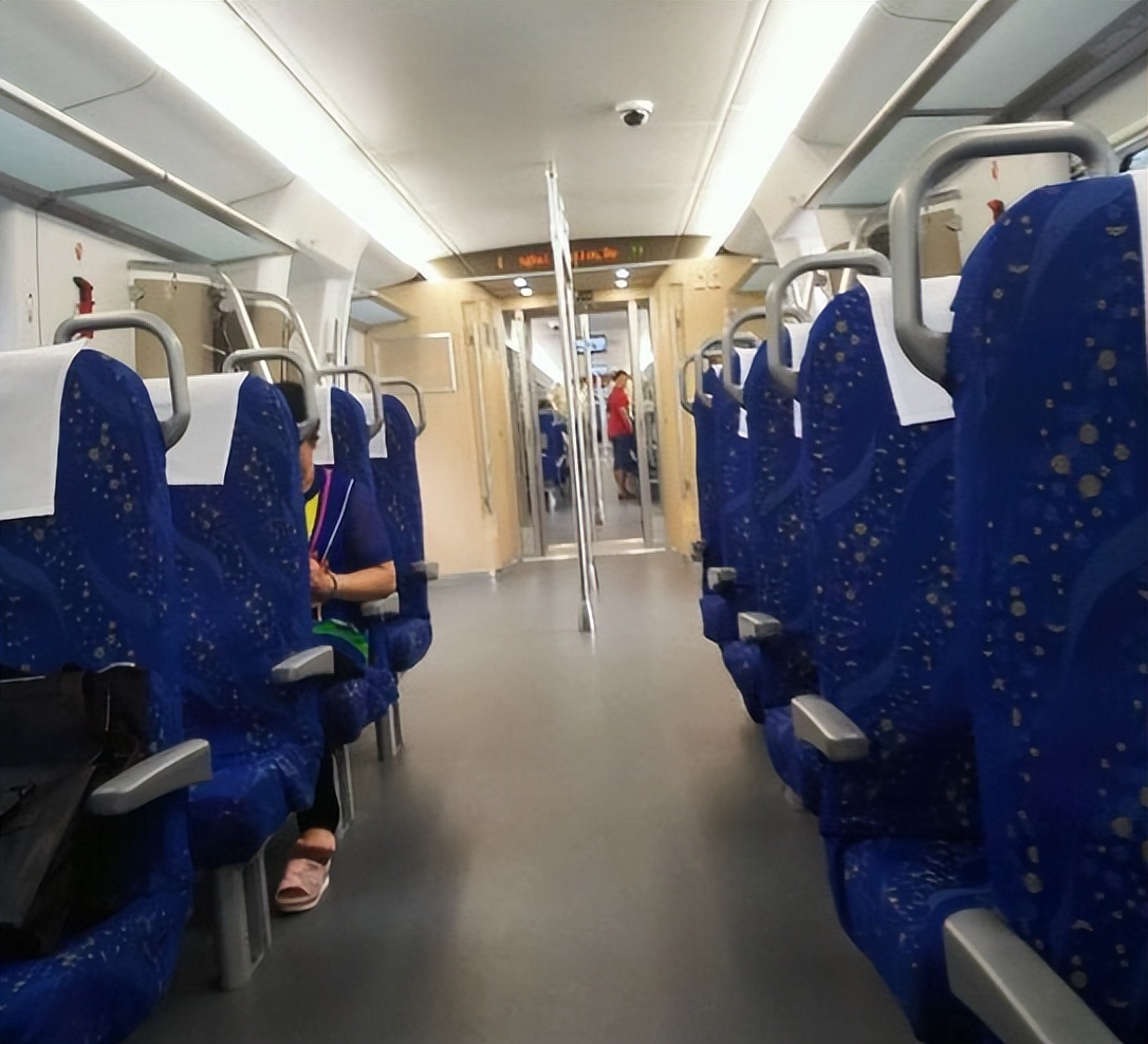 crh6型城际动车组车辆宽度高度,crh6城际动车组内部座椅