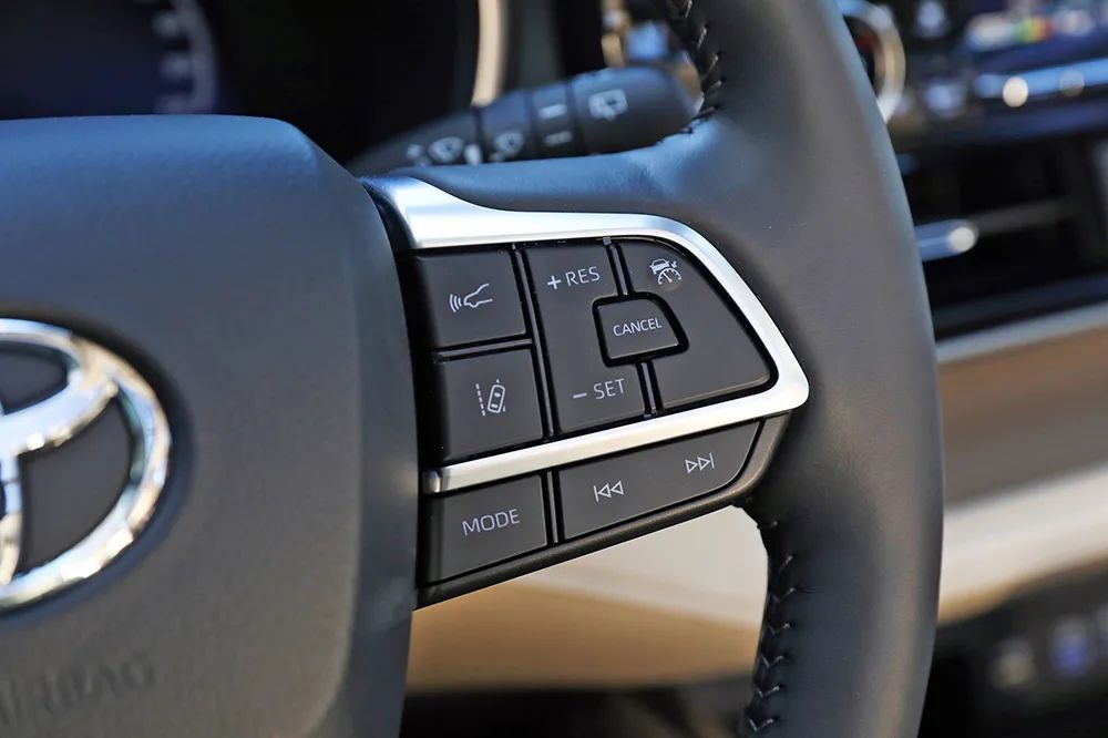 小汉兰达四驱混动版,广汽丰田汉兰达双擎豪华版