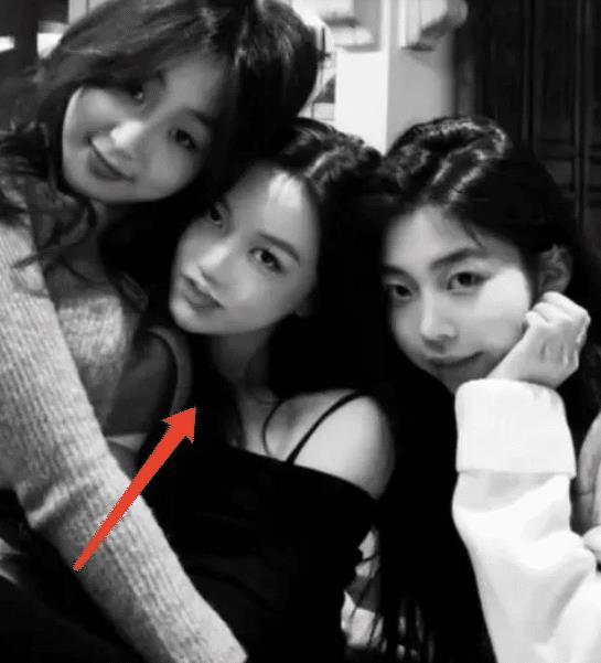 李嫣穿搭,王菲女儿李嫣t恤穿搭