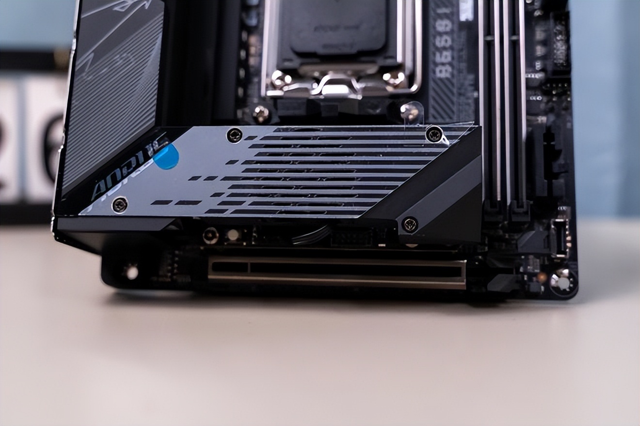 技嘉b550i主板拆解,技嘉b650iaorusultra主板图解