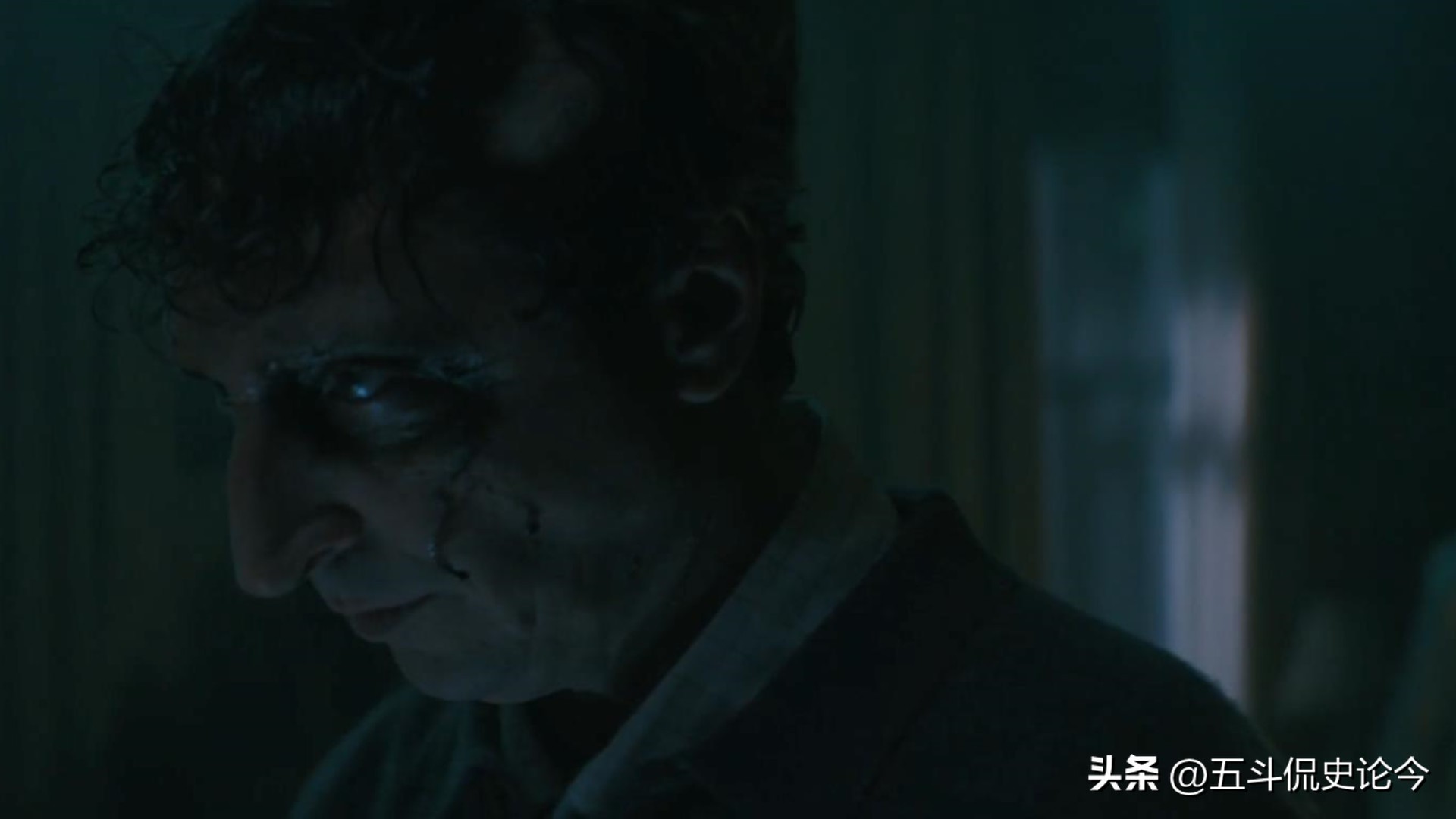 西班牙悬疑电影老太太,西班牙驱魔电影有女巫拿水晶球的