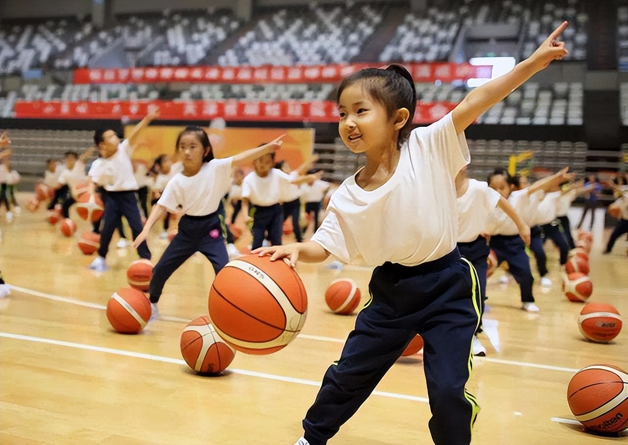 最新1-18岁孩子身高标准表,2022年标准你家孩子身高达标了吗