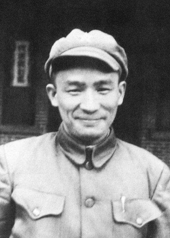 对《中庸》中的“三达德”和“过犹不及”，毛主席如是解释与批判