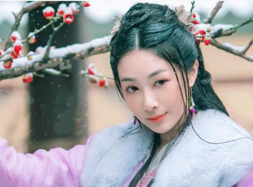 金庸送她举世无双的郎君，她却和别人厮混，终因风月之事败露而死