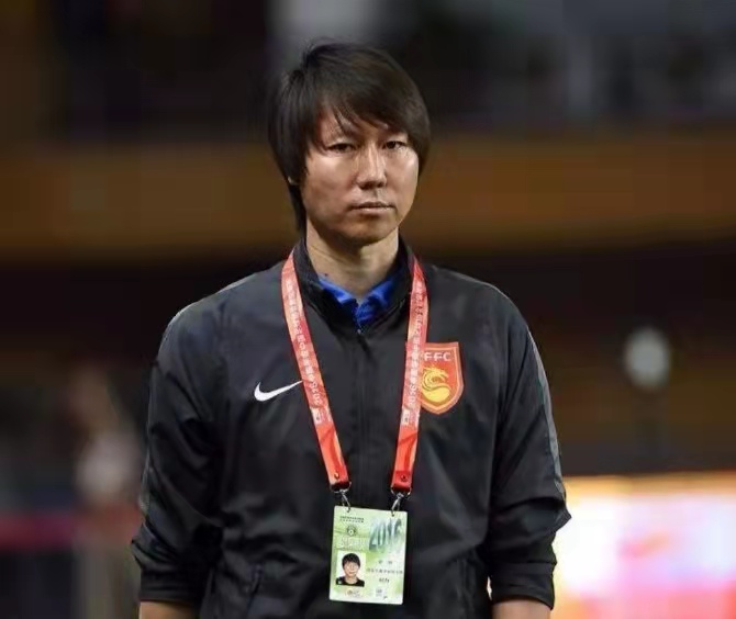 从国足队长到中丙联赛,李铁从国脚到国家队主教练