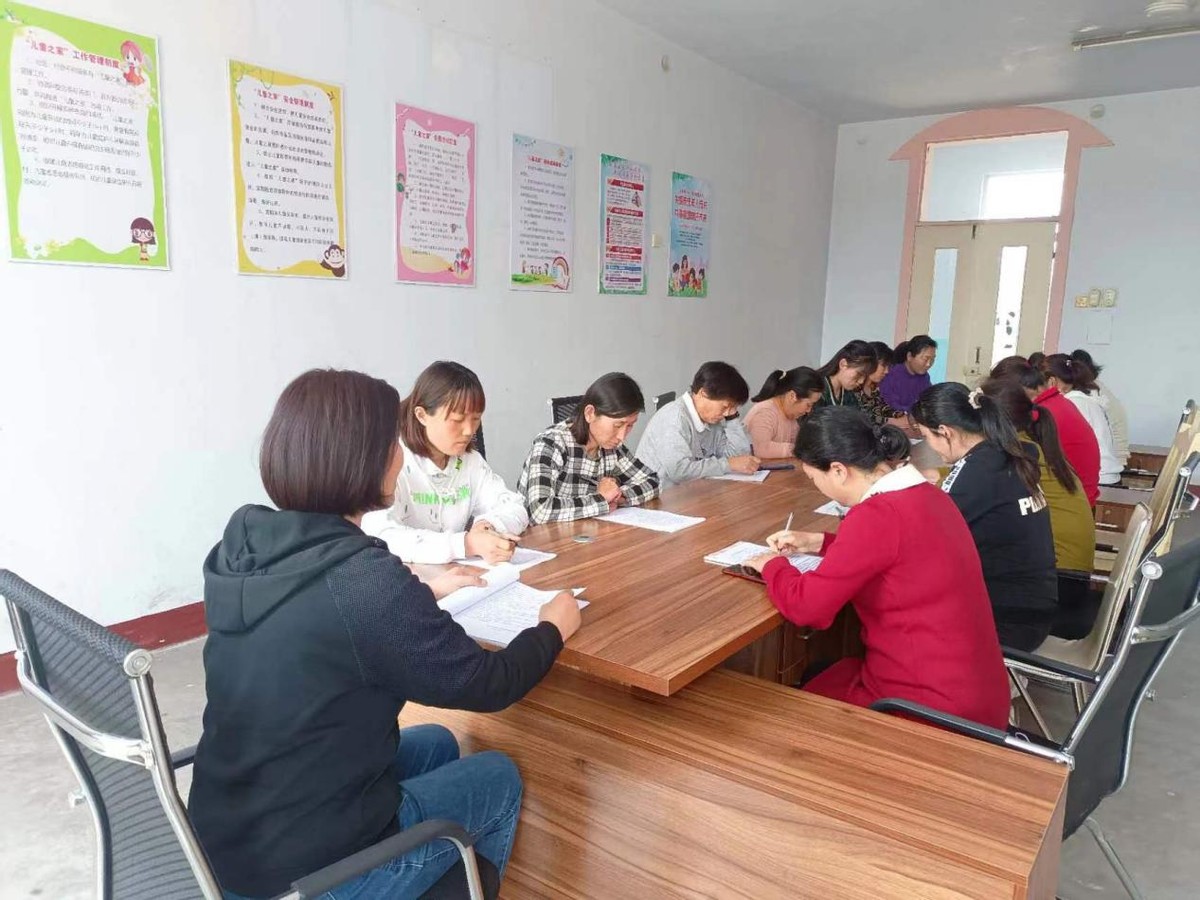 道朗镇鱼池幼儿园：开展“学指南用指南”活动