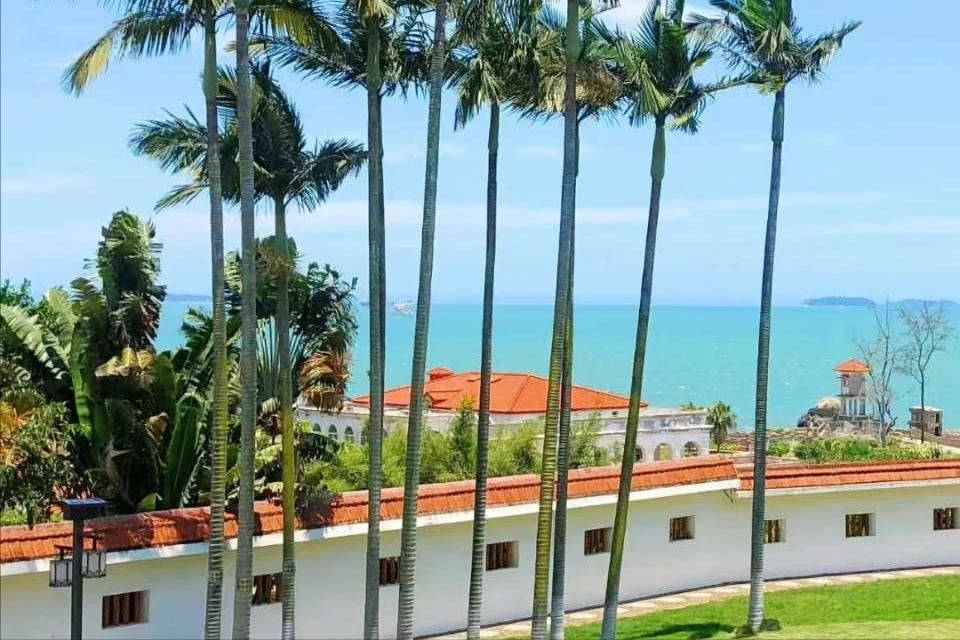 厦门是一个伤感而又璀璨的城市,厦门是一座让人容易爱上的城市