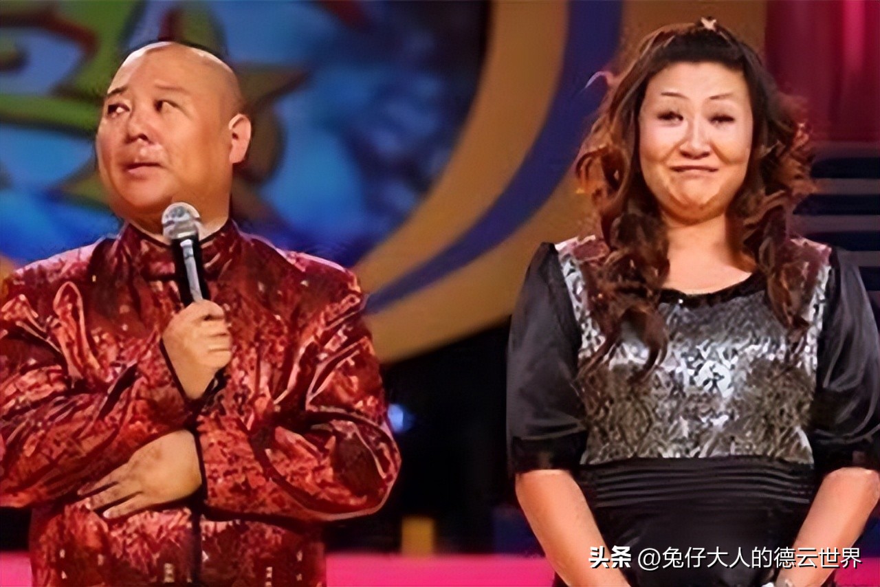 德云社郭德纲和徒弟一起同台,德云社郭德纲于谦同台