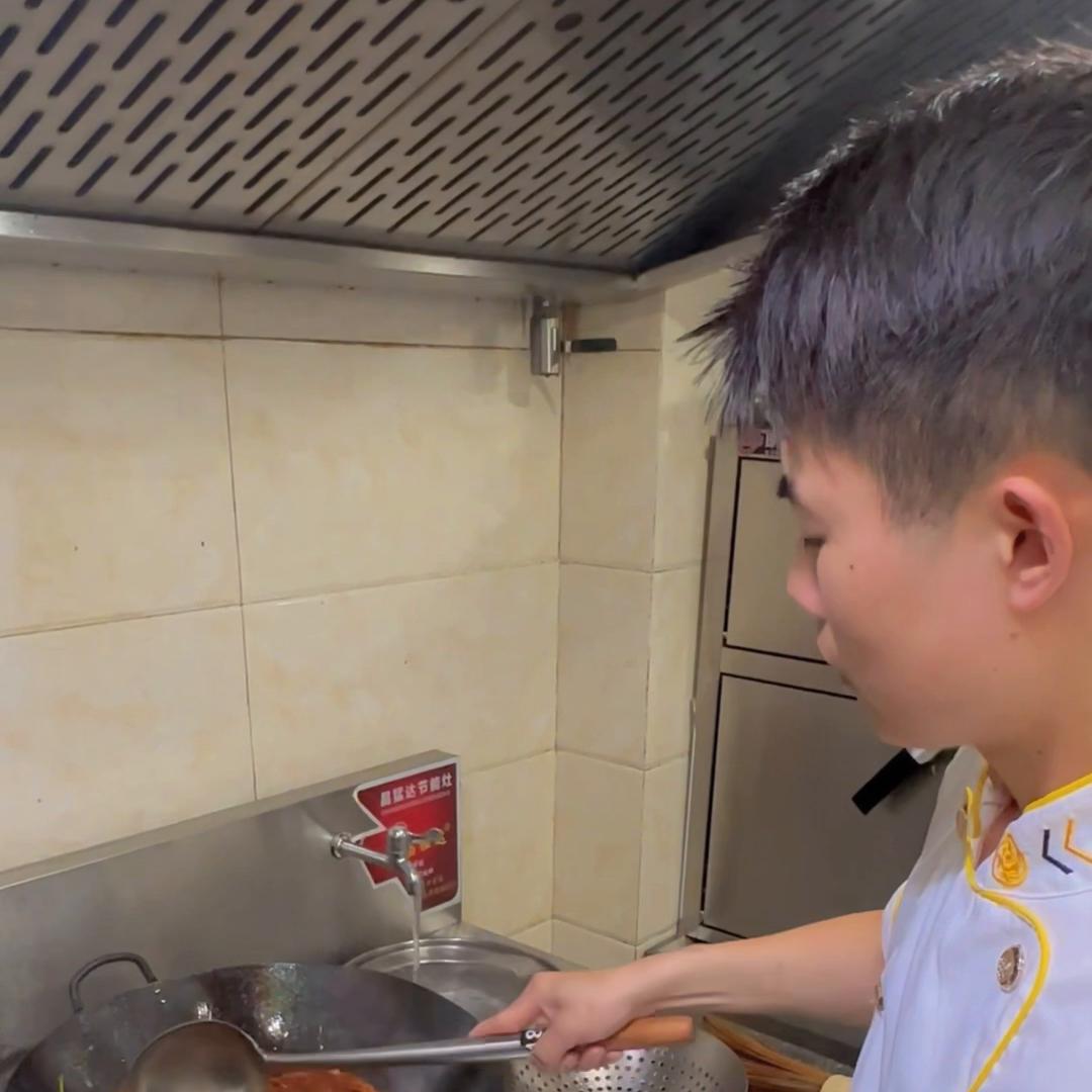 麻辣小龙虾饭店做法,麻辣小龙虾如何做到又辣又麻