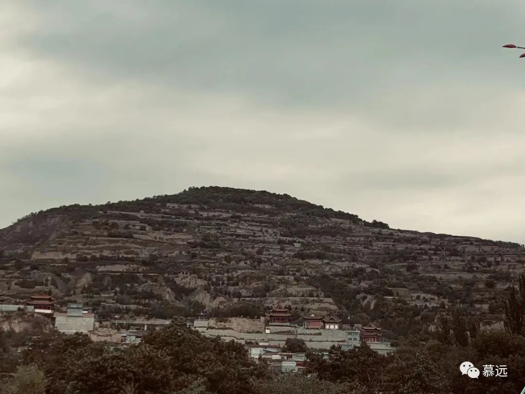 逢集与《隐入尘烟》