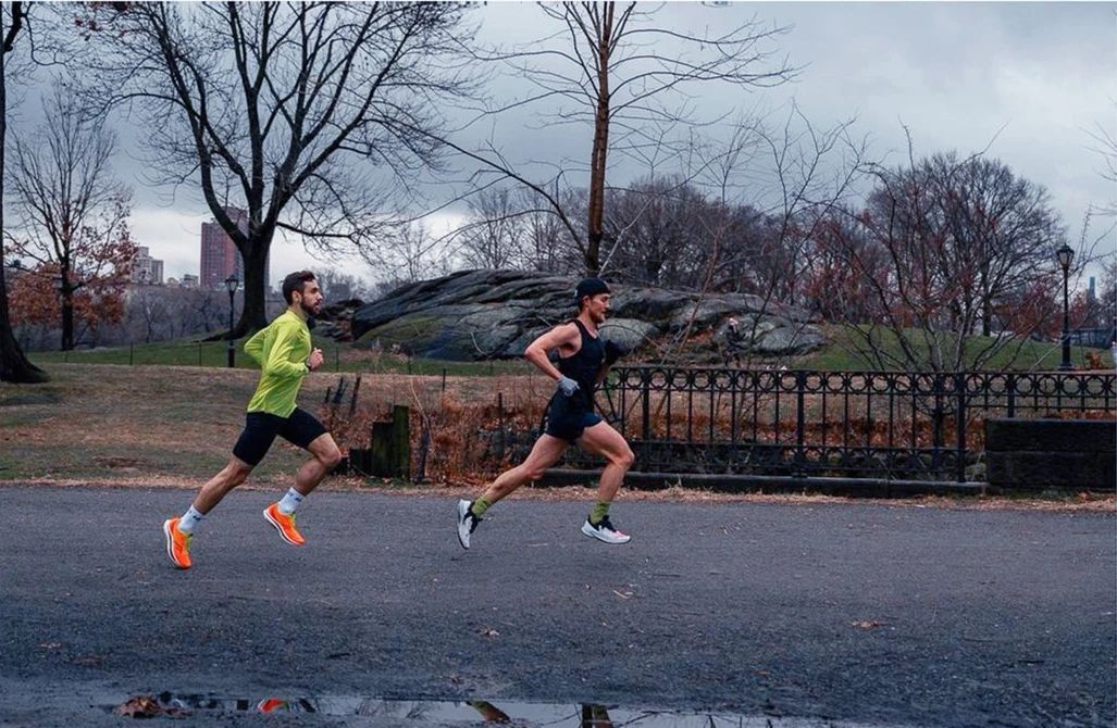 膝盖外侧疼痛，有救了！这几种方法拯救你的髂胫束