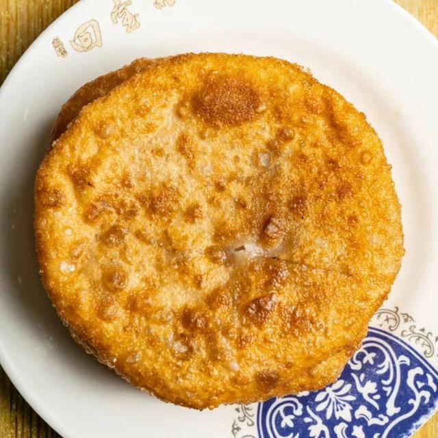 开了10来年的店,摆摊卖酥脆皮薄的馅饼