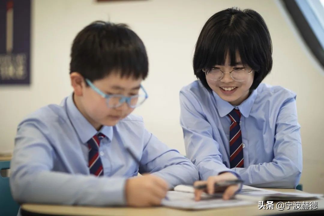 除了直升初中部，赫德6年级还有哪些特点？