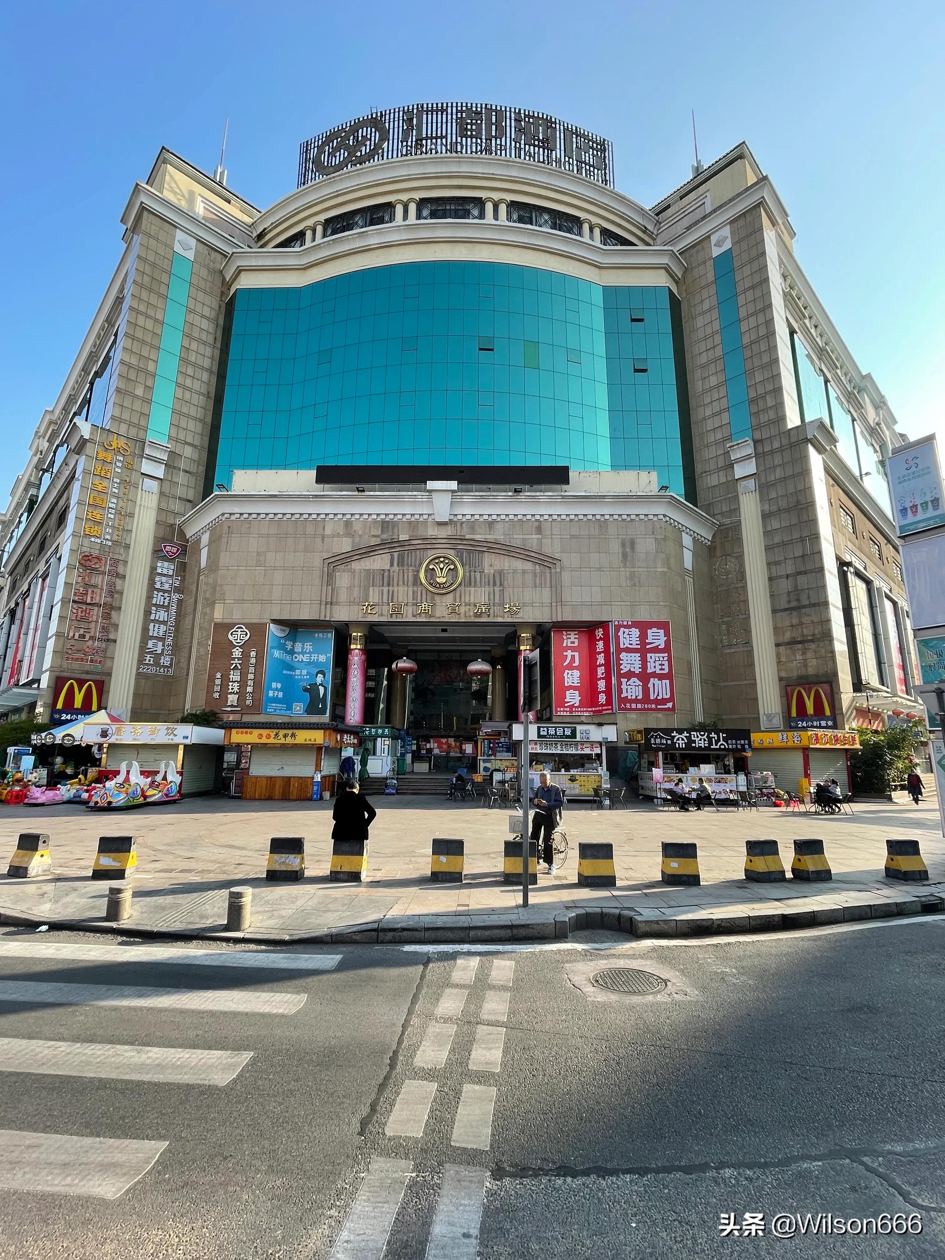 从“食街”到“商业街”的尴尬转型：东莞市花园新村