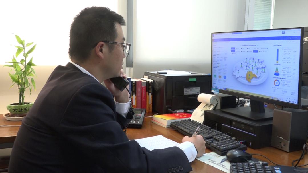 抓娃娃游戏机内幕,直播抓娃娃机有啥猫腻