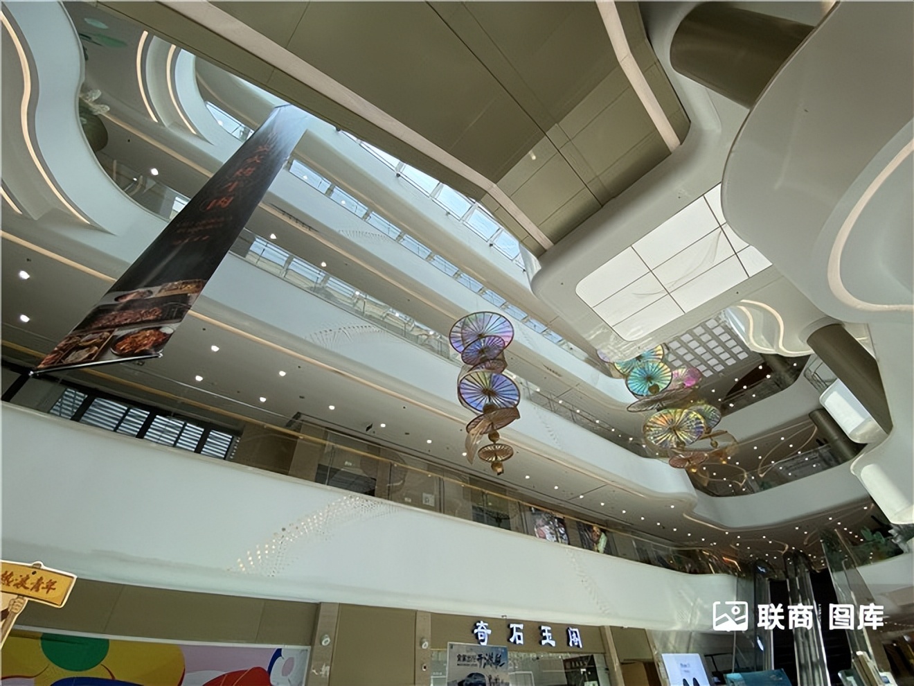 “鸽王”、潮玩街区…实探杭州近期新开的三个商场