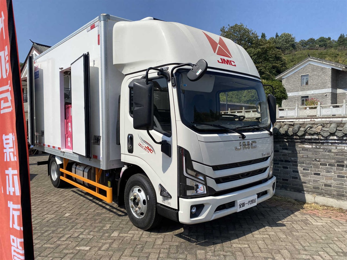 更轻更省，试驾江铃全新凯运，标杆级轻卡到底强在哪里？