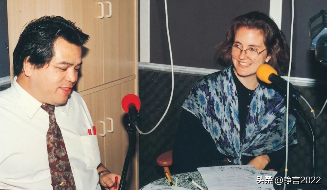 外国人评价老伯,老外街头英文采访老爷爷