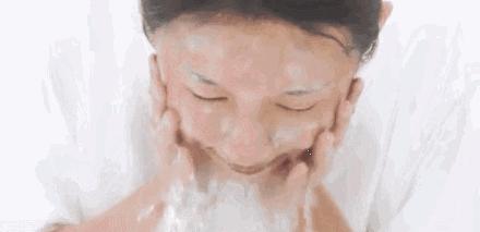 什么样的眼霜用了长脂肪粒,为什么用了眼霜长脂肪粒了