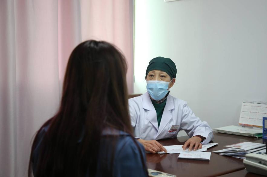 测量了319位中国女性外阴的整形医生