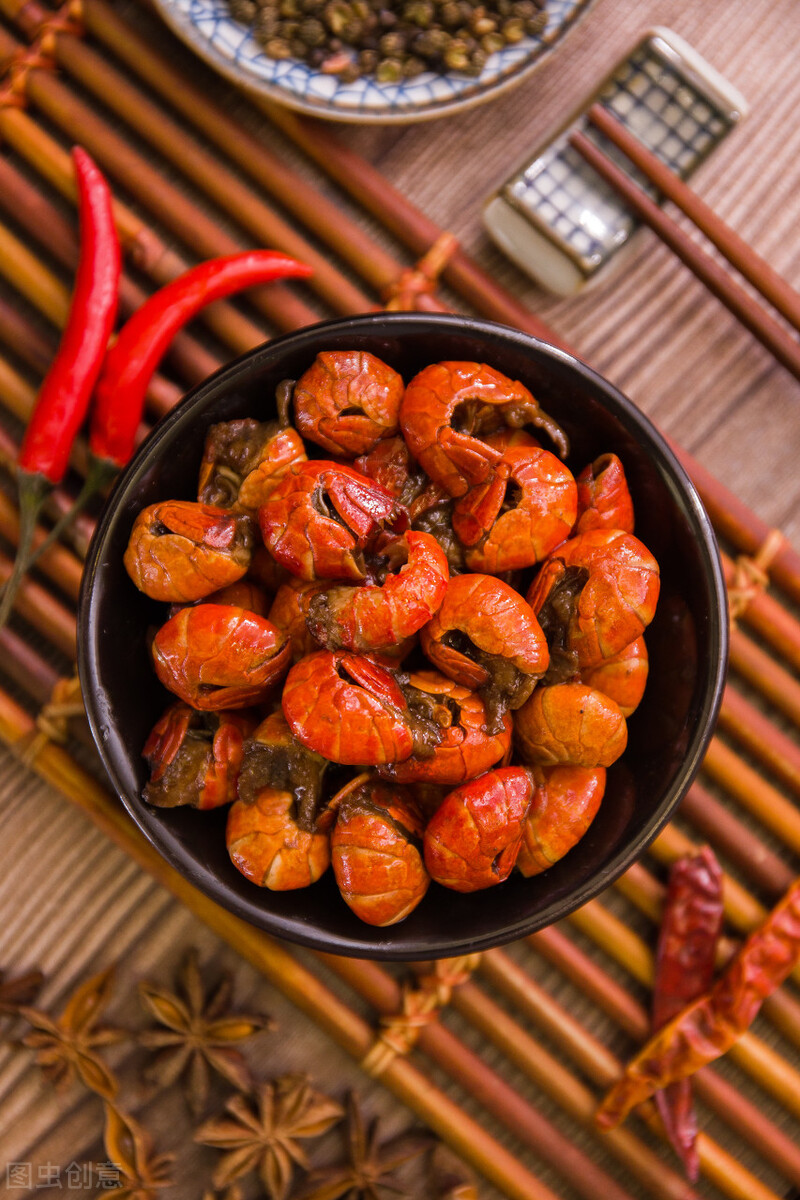 煮熟的小龙虾含有啤酒能吃吗,小龙虾吃太多是否会引起痛风